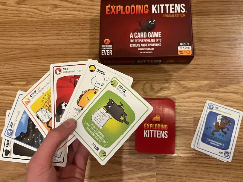 Mèo Nổ, hay còn được gọi là Exploding Kittens